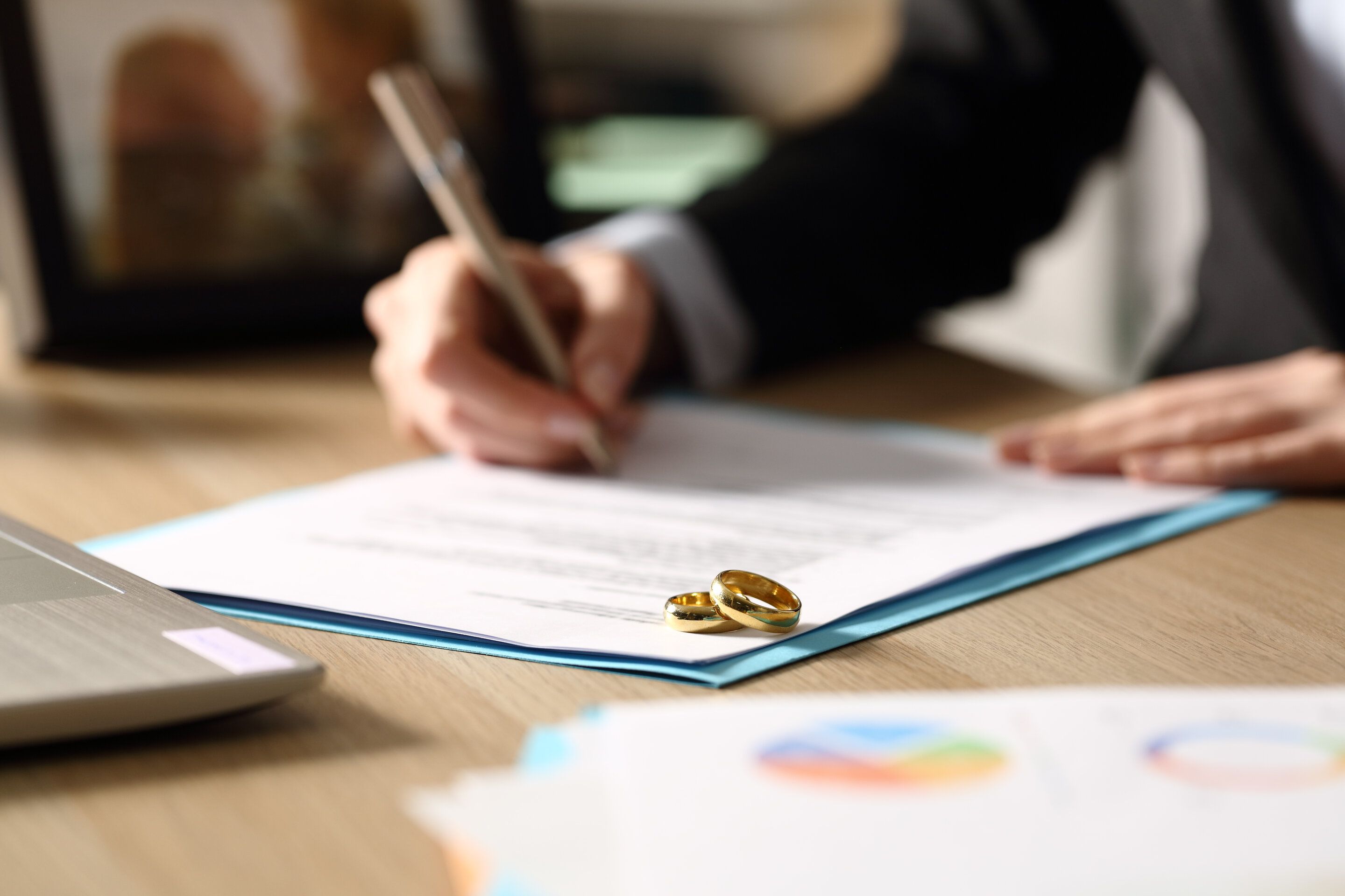 Divorce Settlement: 3 Ways A Bridge Loan Can Help